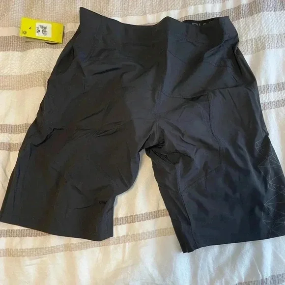 DIADORA 11” Padded Commuter  Cycling Shorts - Picture 2 of 8